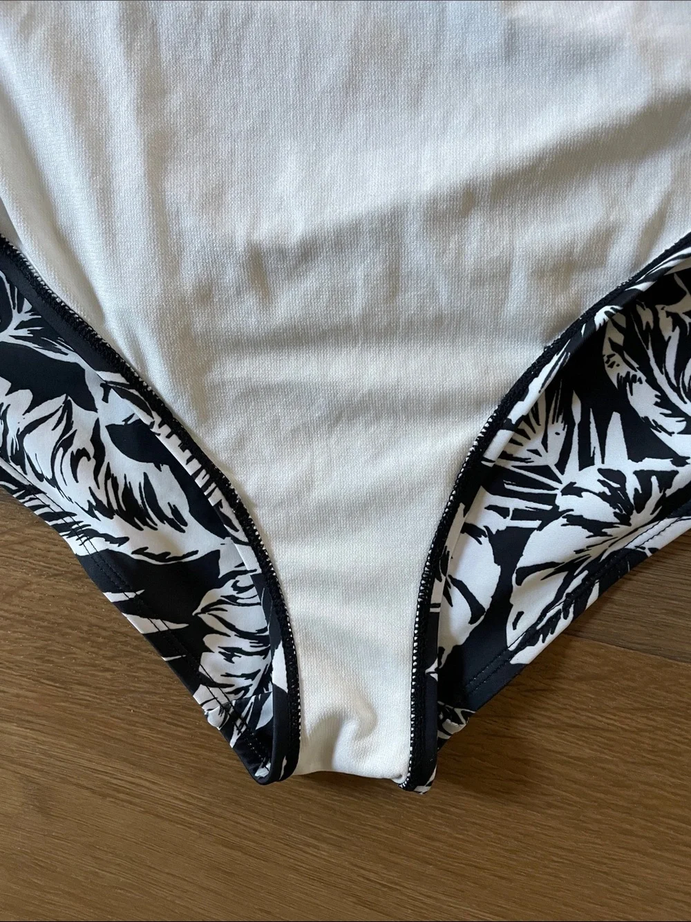 Anne Cole One Piece Black and White Tropical Print Swimsuit Size 12 - Picture 6 of 12